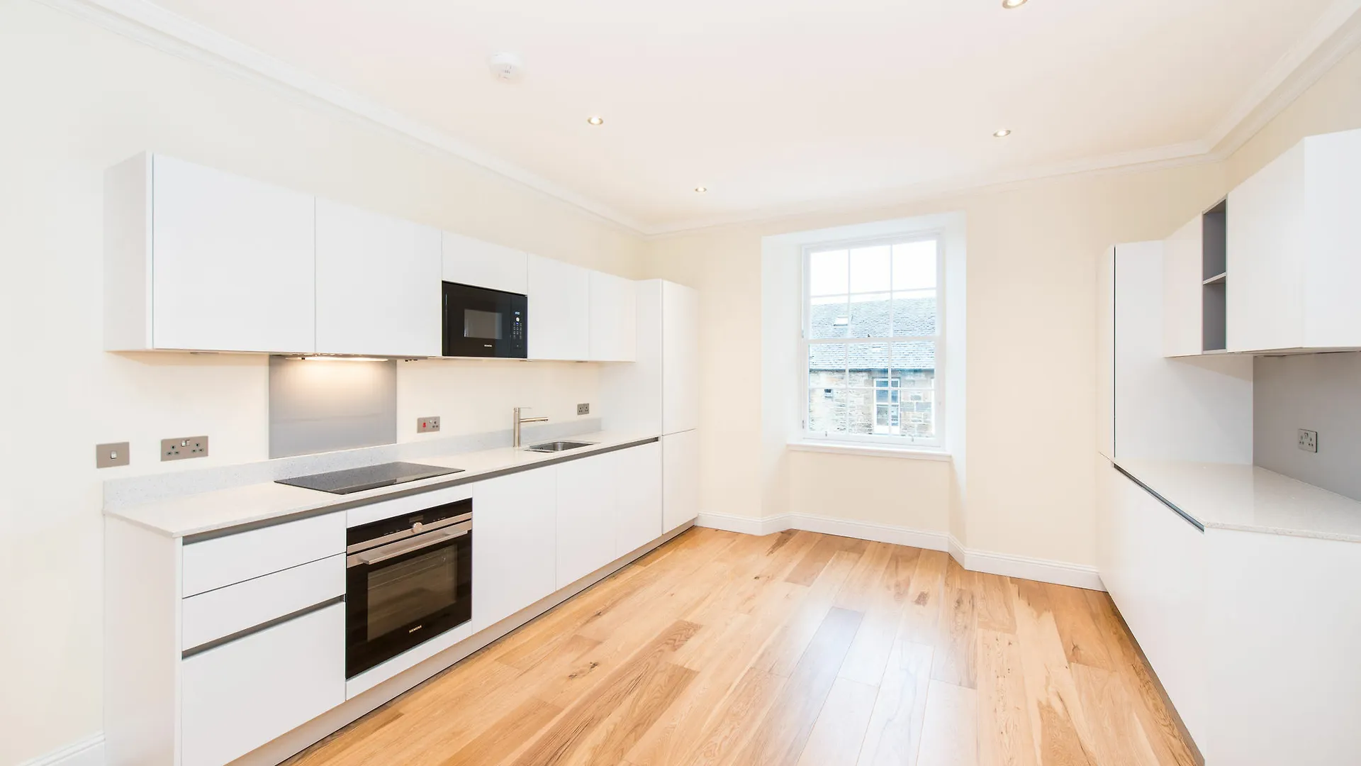 Destiny Scotland - Princes St Residence Edinburgh Apartment