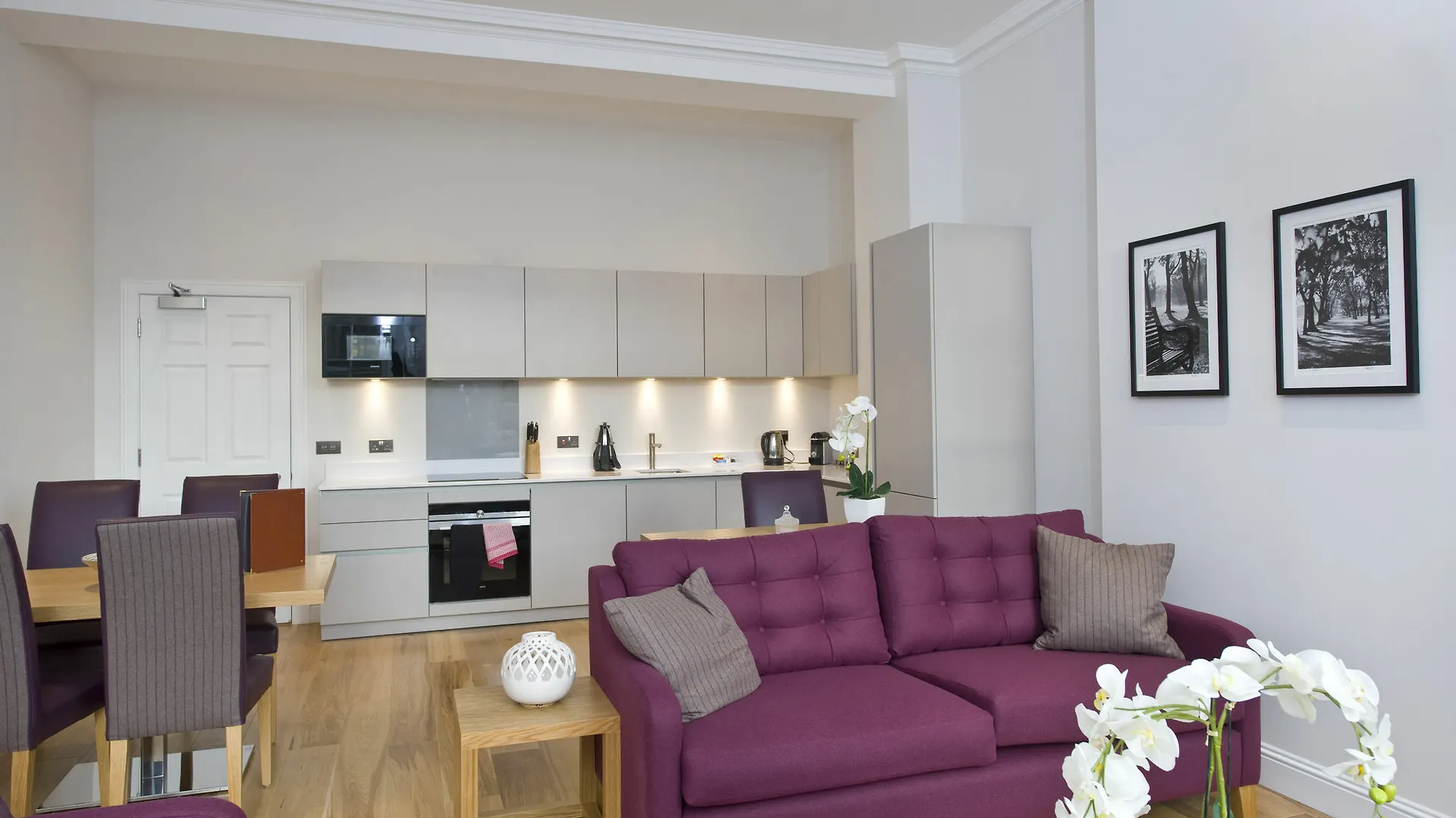 Destiny Scotland - Princes St Residence Edinburgh Apartment